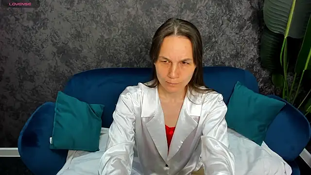 Lillian White online show from 02.19.25