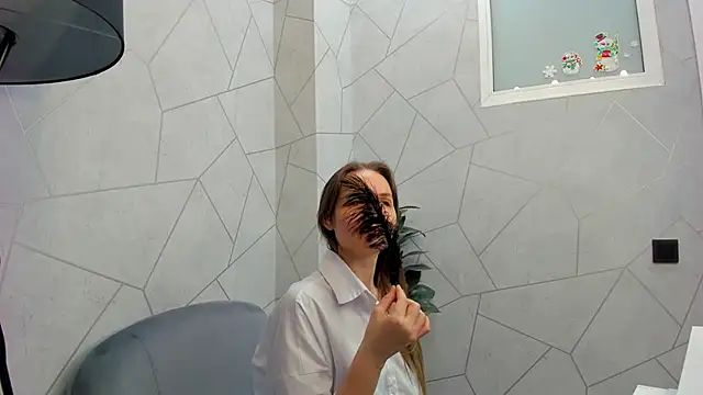 Lillian White online show from 03.11.25