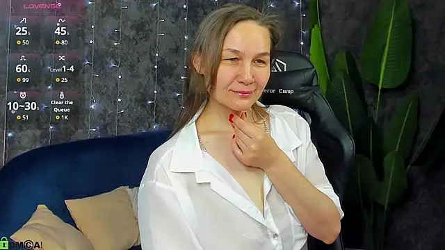 Lillian White online show from 02.07.26