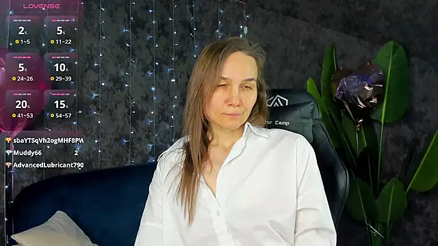 Lillian White online show from 03.08.26