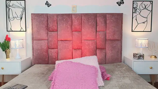 NicolMiller4 online show from 04.19.26