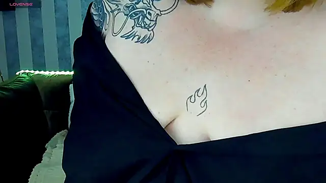 ZaraReignn online show from 12.27.24