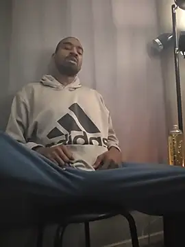 Snapshot of ElJudah7 chatting on 10.22.25 ElJudah7 online show from 10.22.25