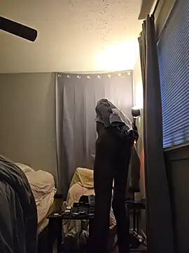 Snapshot of ElJudah7 chatting on 10.27.25 ElJudah7 online show from 10.27.25