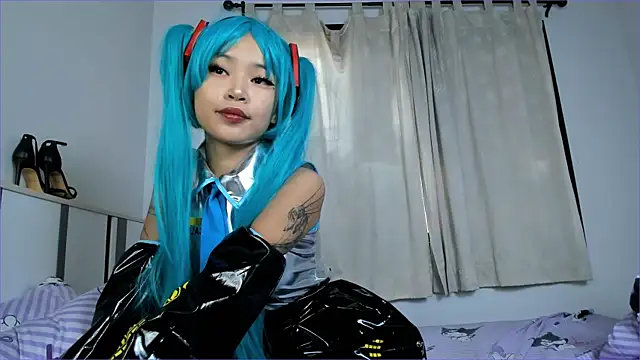 Snapshot of alina_dream chatting on 02.15.25 alina dream online show from 02.15.25