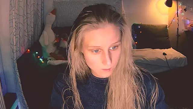 Snapshot of KatiKate chatting on 12.11.24 KatiKate online show from 12.11.24