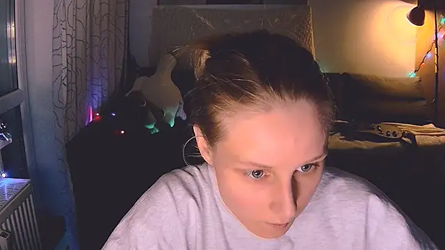 Snapshot of KatiKate chatting on 12.17.24 KatiKate online show from 12.17.24