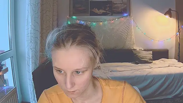 Snapshot of KatiKate chatting on 12.21.24 KatiKate online show from 12.21.24