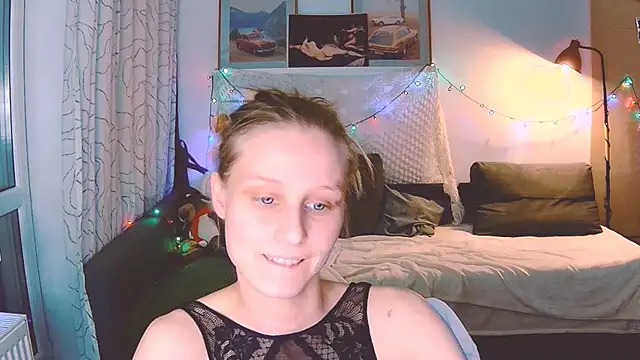 Snapshot of KatiKate chatting on 12.23.24 KatiKate online show from 12.23.24