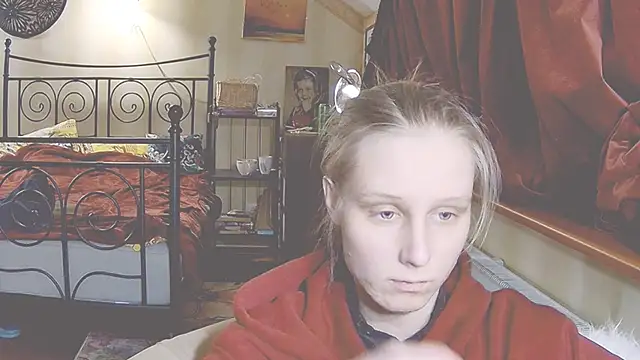 Snapshot of KatiKate chatting on 01.17.25 KatiKate online show from 01.17.25