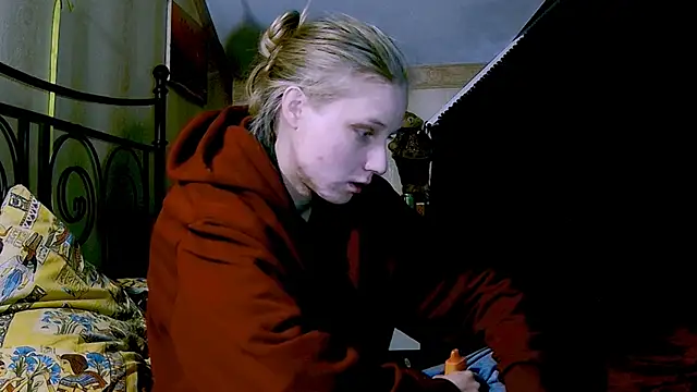 Snapshot of KatiKate chatting on 01.20.25 KatiKate online show from 01.20.25