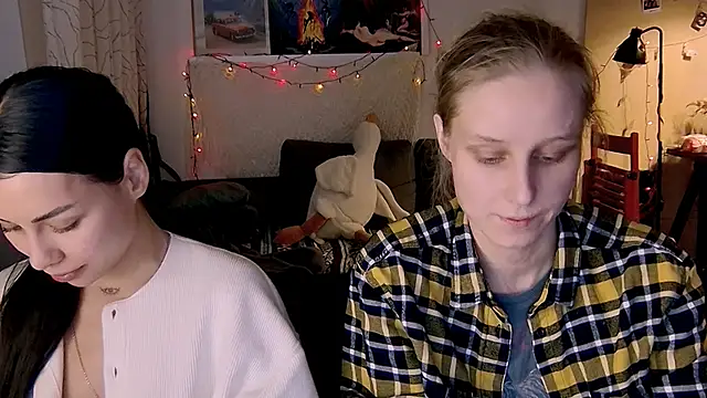 Snapshot of KatiKate chatting on 02.06.25 KatiKate online show from 02.06.25