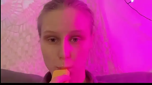 Snapshot of KatiKate chatting on 02.12.25 KatiKate online show from 02.12.25