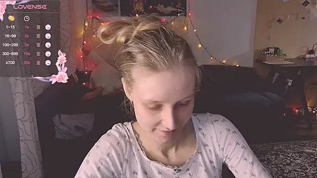 Snapshot of KatiKate chatting on 02.15.25 KatiKate online show from 02.15.25