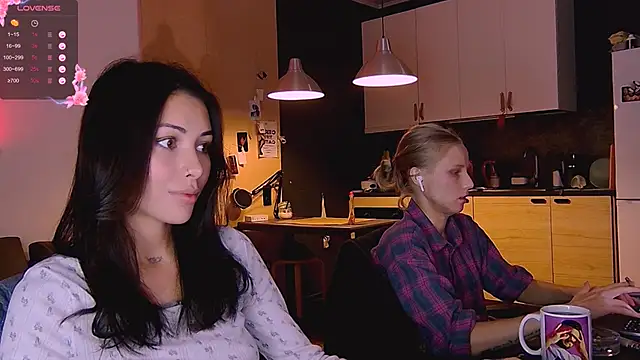 Snapshot of KatiKate chatting on 10.06.25 KatiKate online show from 10.06.25