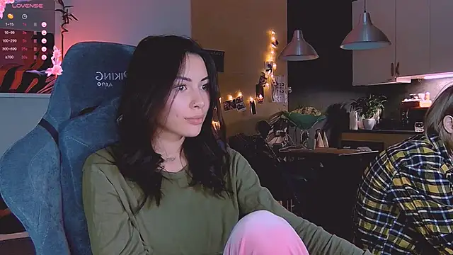 Snapshot of KatiKate chatting on 10.30.25 KatiKate online show from 10.30.25