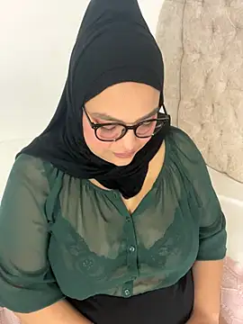 Snapshot of Mistyboobs chatting on 10.16.25 Mistyboobs online show from 10.16.25