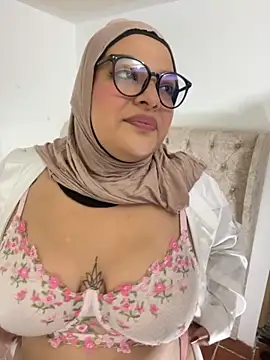 Snapshot of Mistyboobs chatting on 10.25.25 Mistyboobs online show from 10.25.25