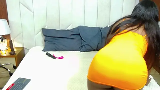 KloheCurvy online show from 02.14.25