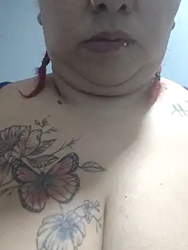 Snapshot of selena_castillo chatting on 11.02.25 selena castillo online show from 11.02.25