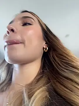 SophieRaily  online show from 01.06.26