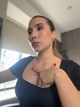 SophieRaily  online show from 01.14.26