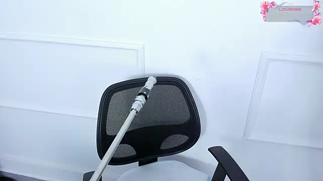 MiiaaMoonroee online show from 12.11.24