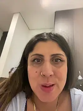 girl anni online show from 01.26.25