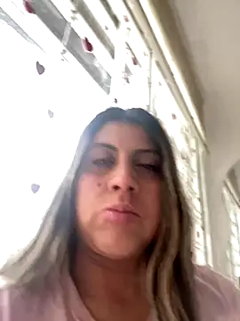 Snapshot of girl_anni chatting on 10.17.25 girl anni online show from 10.17.25