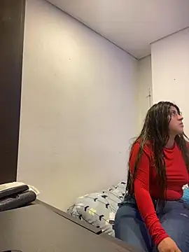 Snapshot of girl_anni chatting on 10.28.25 girl anni online show from 10.28.25