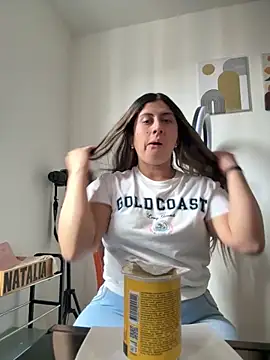 Snapshot of girl_anni chatting on 11.05.25 girl anni online show from 11.05.25