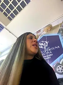 Snapshot of girl_anni chatting on 11.08.25 girl anni online show from 11.08.25