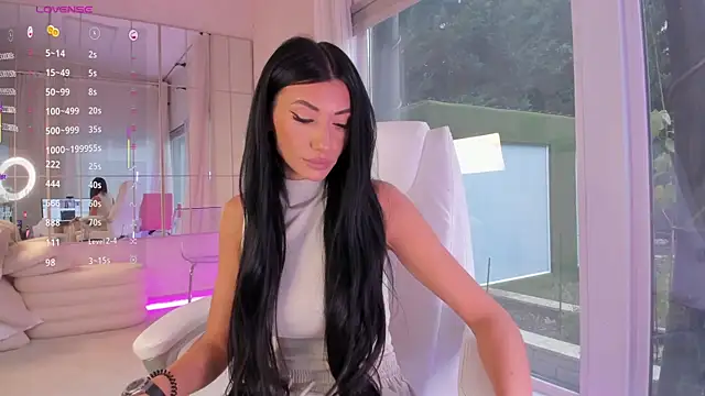 missdiamond  online show from 12.18.25