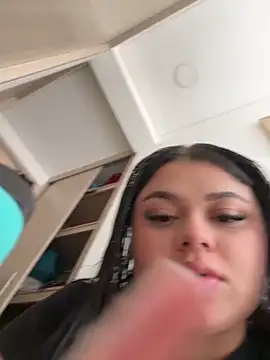 alissonfernandez  online show from 01.16.25