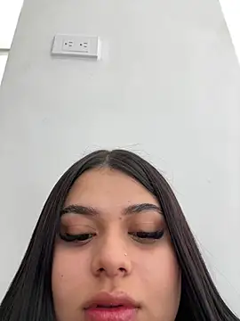 alissonfernandez  online show from 01.16.25