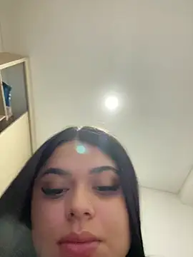 alissonfernandez  online show from 01.17.25