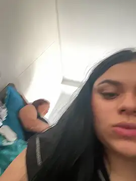 alissonfernandez  online show from 02.02.25