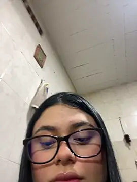 alissonfernandez  online show from 10.04.25