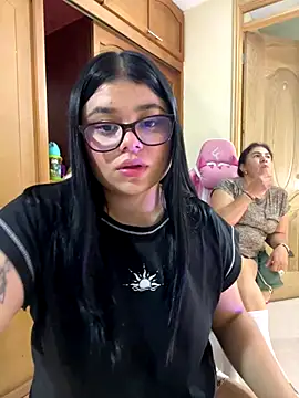 alissonfernandez  online show from 10.18.25