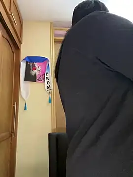 alissonfernandez  online show from 12.21.25