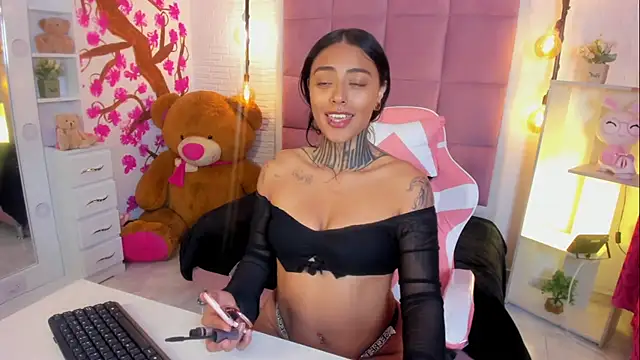 Snapshot of Lovely_celeste chatting on 07.24.26 Lovely celeste online show from 07.24.26