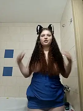 Snapshot of kila_lo chatting on 01.28.25 kila lo online show from 01.28.25