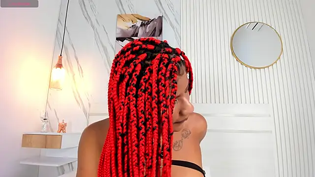 Sara Lewwis online show from 03.04.25