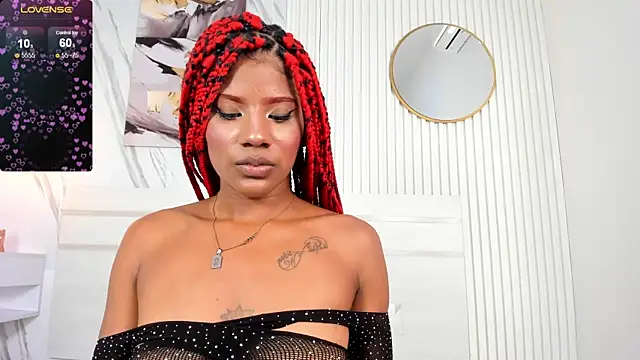 Sara Lewwis online show from 03.05.25