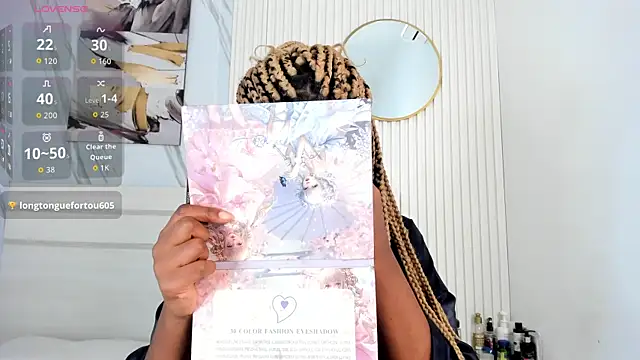 Sara Lewwis online show from 09.08.25