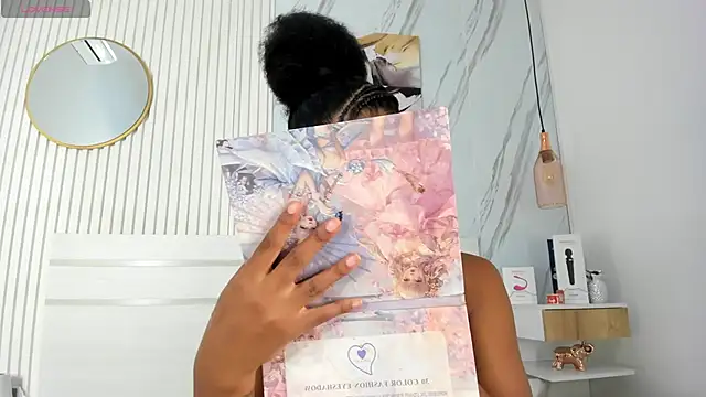 Sara Lewwis online show from 10.06.25