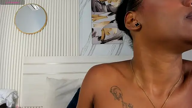 Sara Lewwis online show from 10.08.25