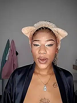 Sara Lewwis online show from 10.13.25