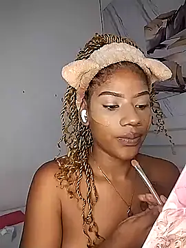 Sara Lewwis online show from 10.15.25