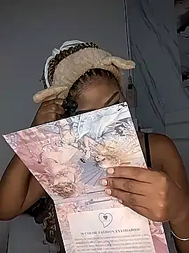 Sara Lewwis online show from 10.16.25